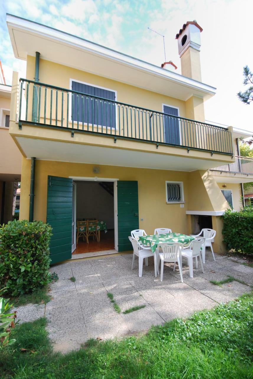 Villaggio Michelangelo Bibione Exteriör bild